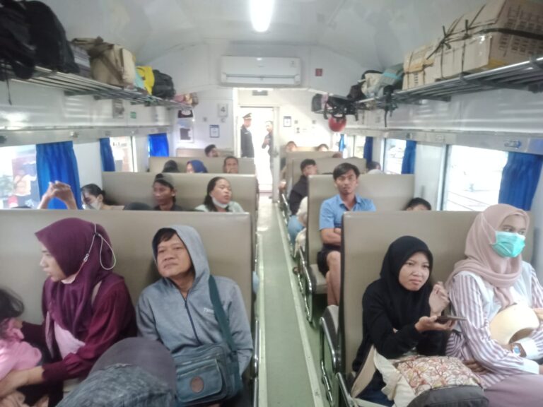 KAI-Animo-Masyarakat-Tinggi-1